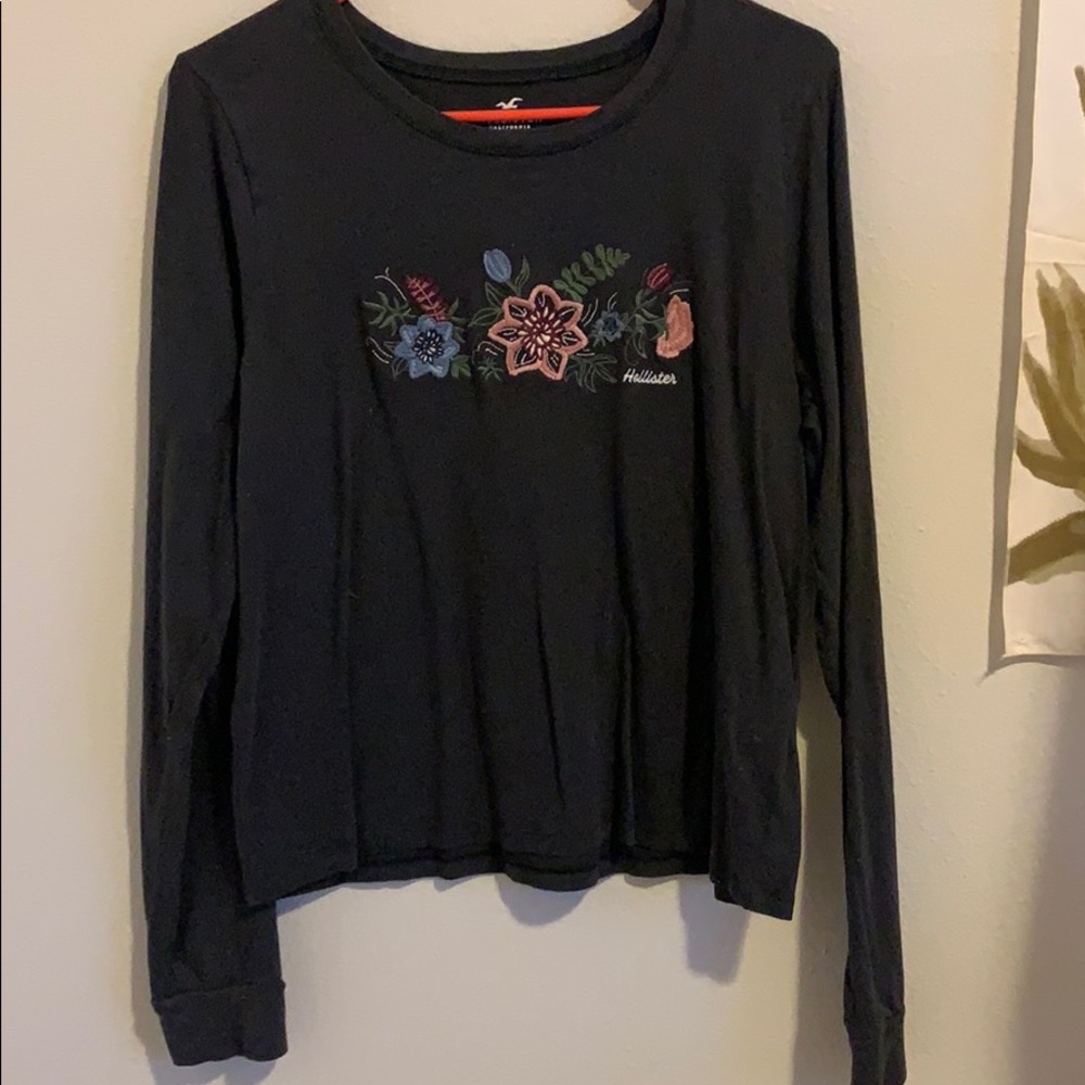 Long sleeve cropped tee